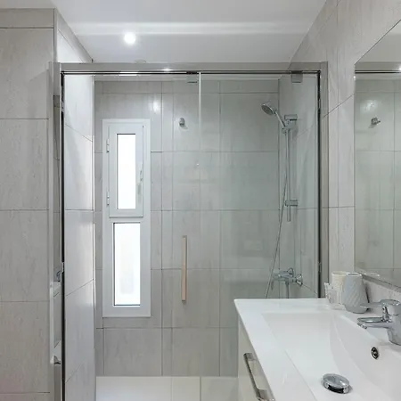 Apartment Bright Close To The Sea *