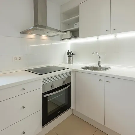 Apartment Bright Close To The Sea