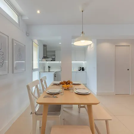 Apartman Bright Close To The Sea